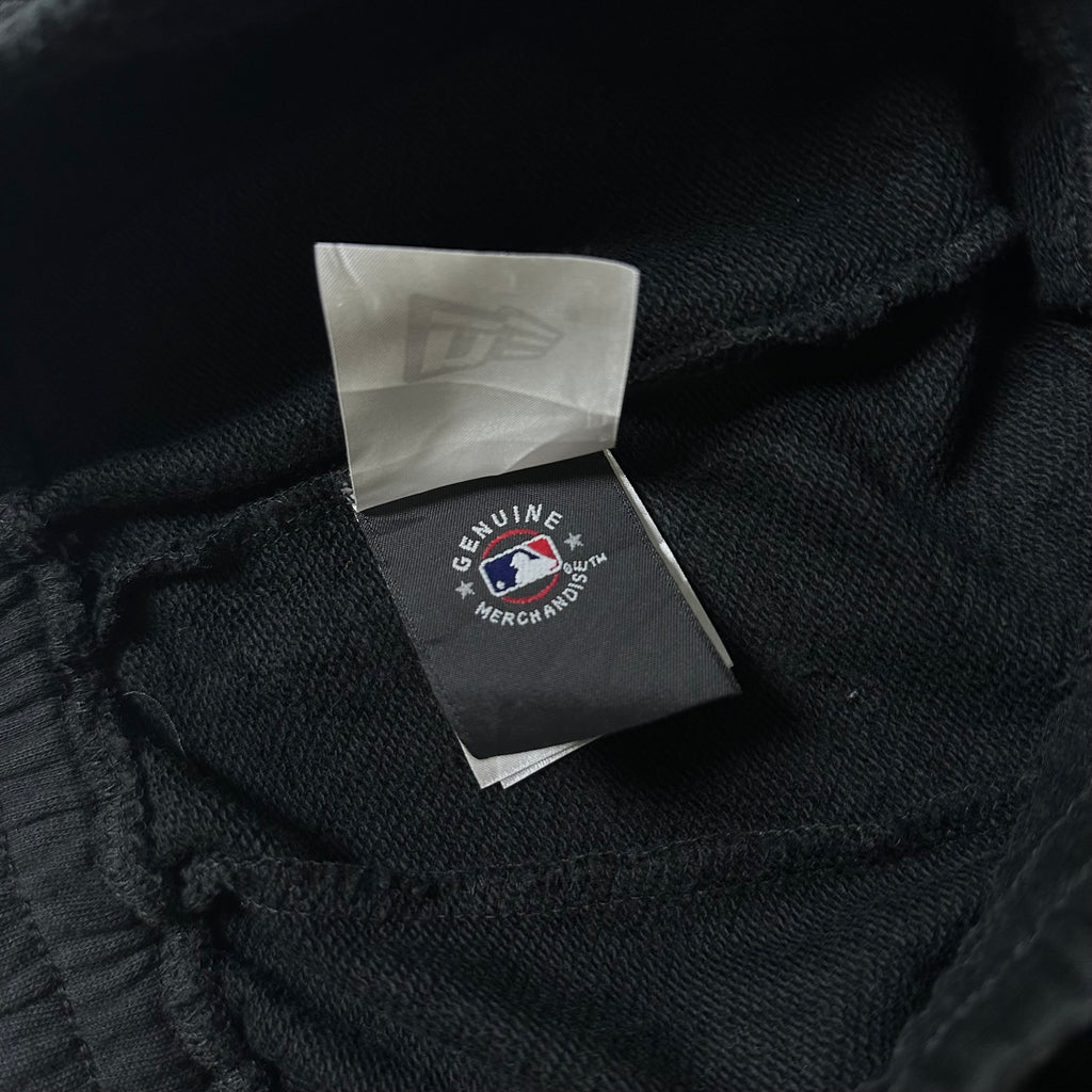 New Era New York Yankees Sweatshorts in Black (Size 28-36) — SOLD