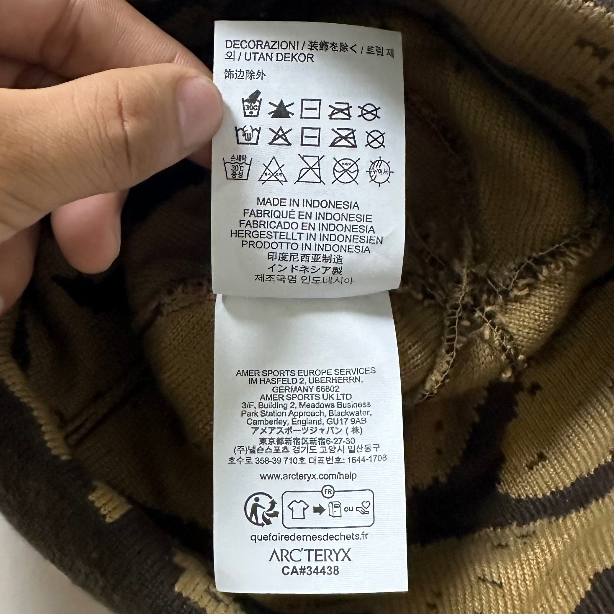 Arc’teryx Grotto Toque Beanie in Carob/Canvas (One Size)