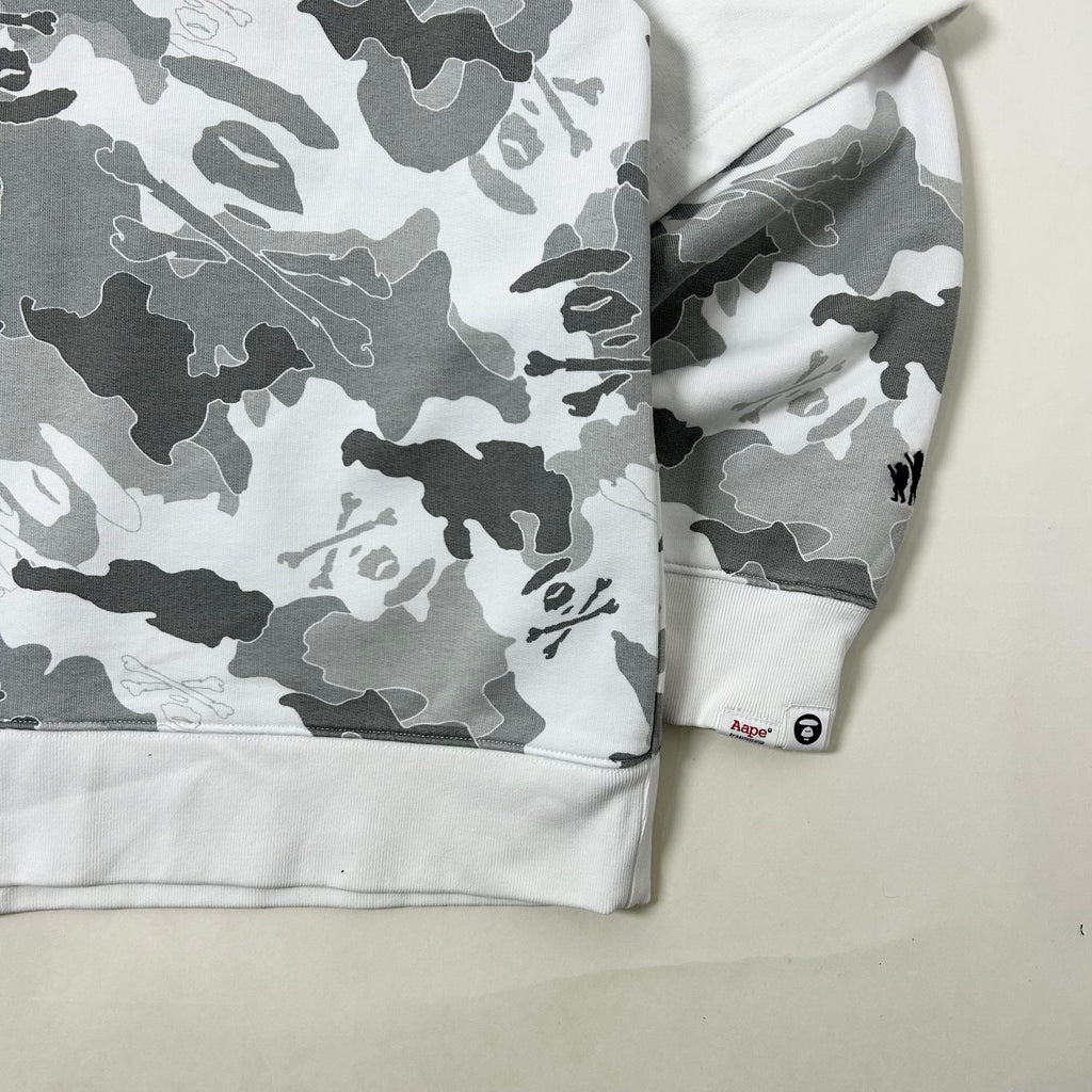 AAPE by A Bathing Ape Sweatshirt in a White and Gray Camouflage color way (Size XL)