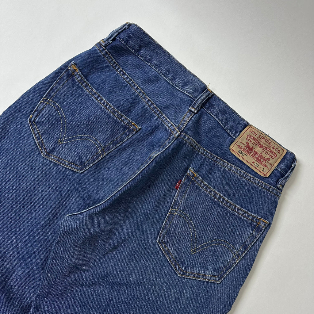 Levi’s 550 Relaxed Fit Jeans in Dark Stonewash Denim (Size 30)