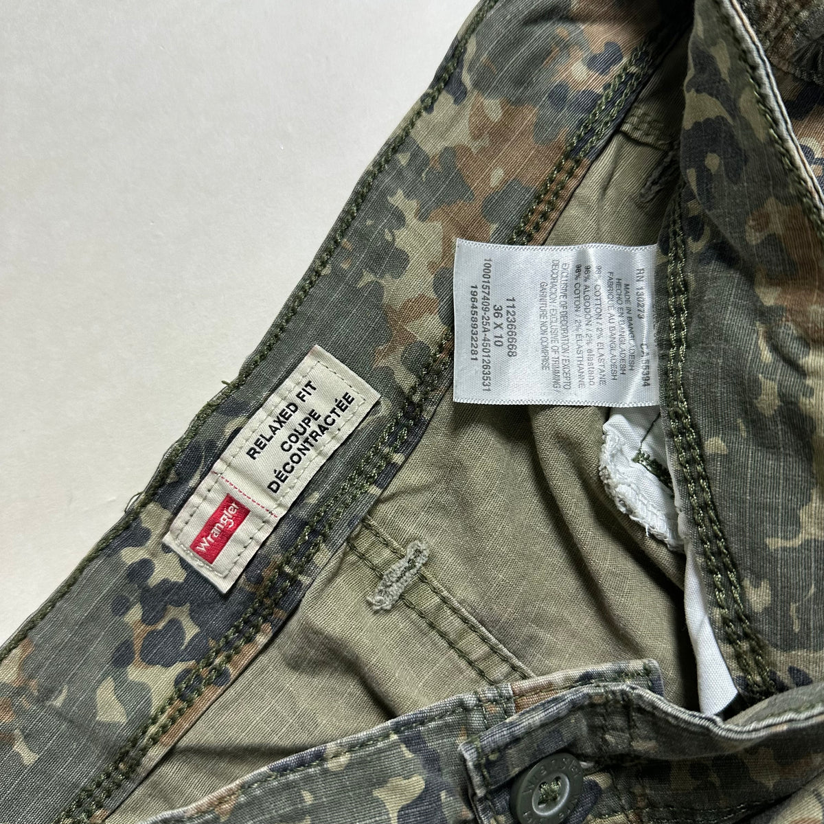 Wrangler Camouflage Cargo Shorts (Size 36) — SOLD