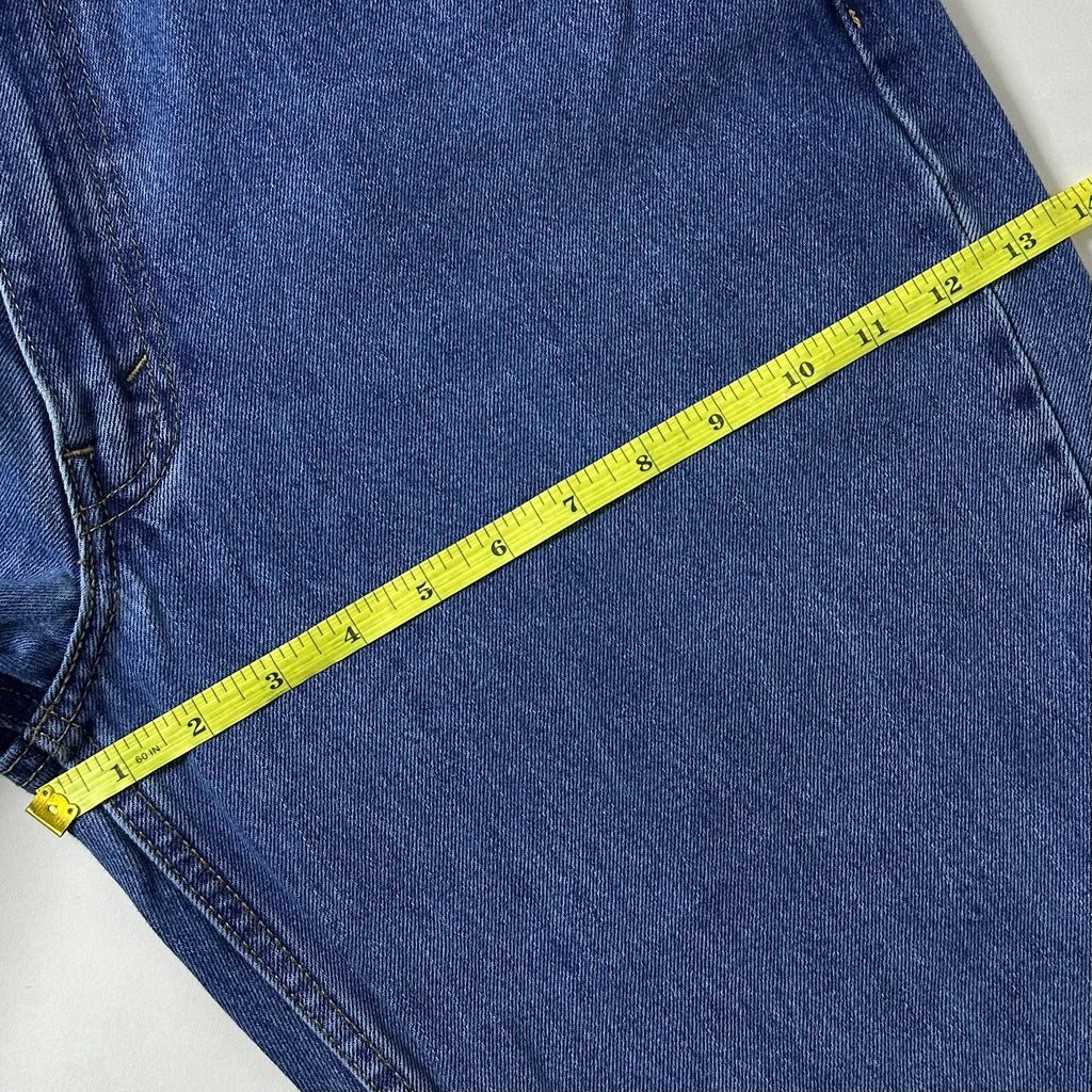 Levi’s 550 Relaxed Fit Jeans in Stonewash (Size 35-36)