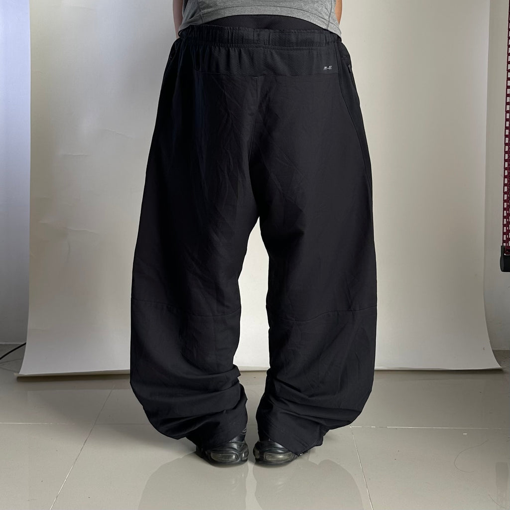 NIKE Dri-Fit Track Pants in Black Size (Size 34-40)