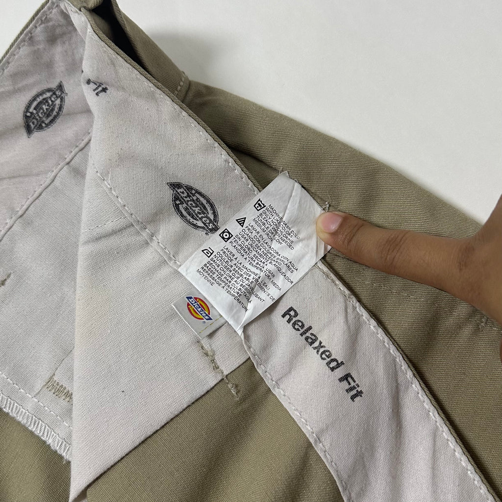 Dickies Relaxed Fit Shorts Khaki Size 44