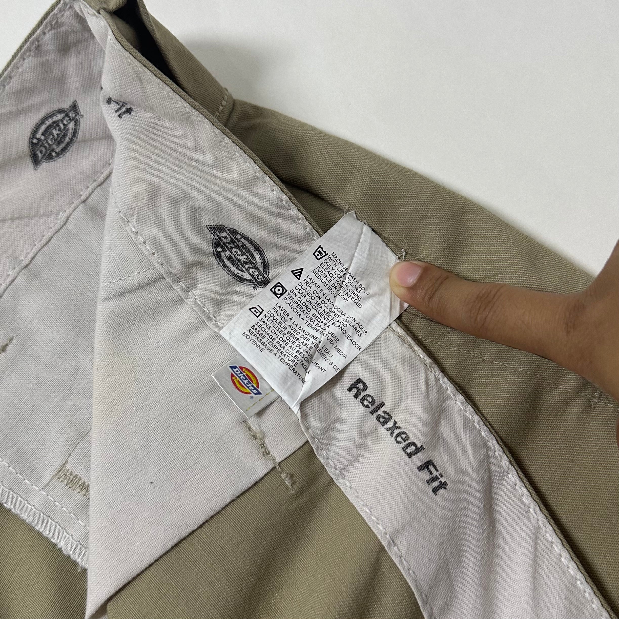 Dickies Relaxed Fit Shorts Khaki Size 44