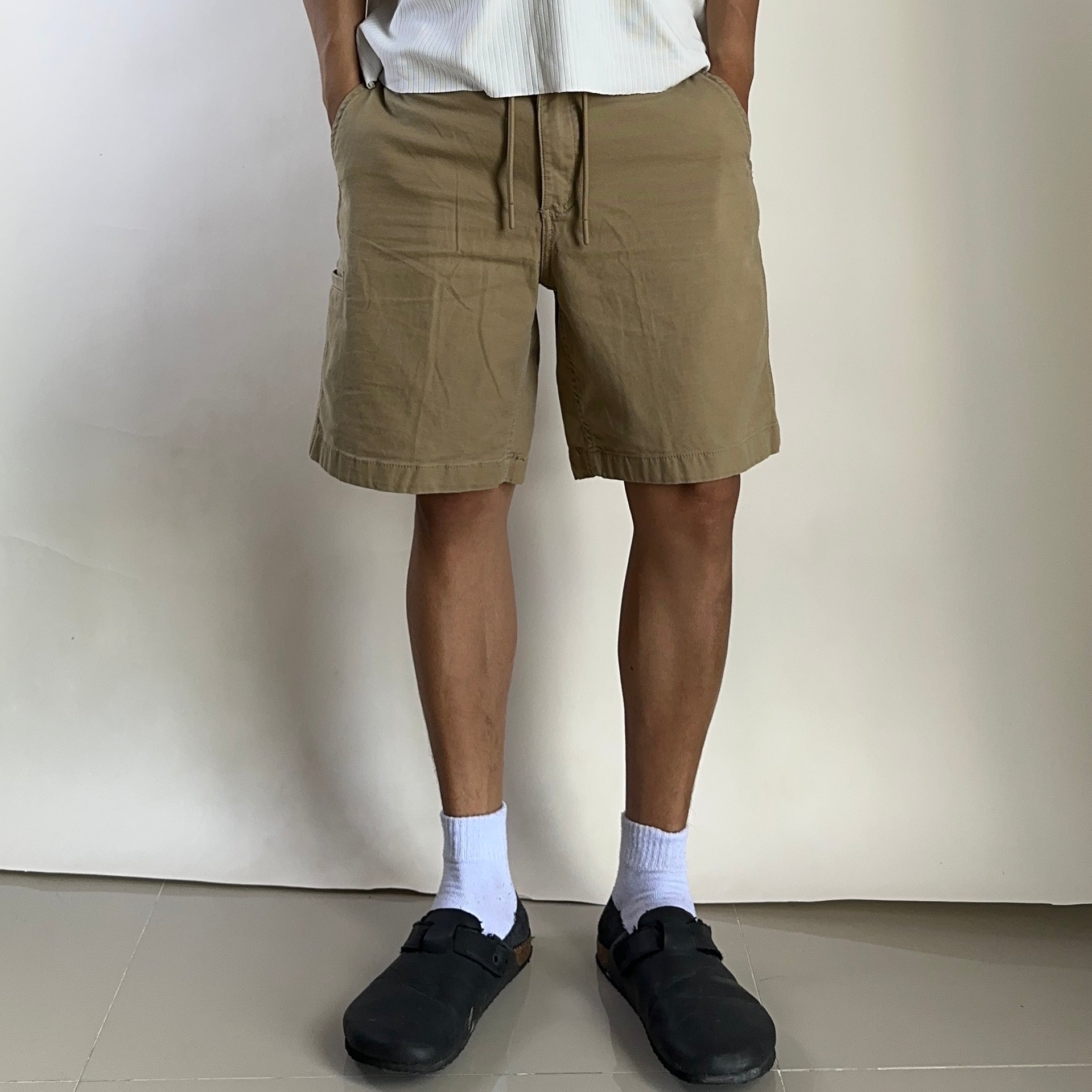 Carhartt Relaxed Fit Shorts Dark Khaki (Size 30-32) — SOLD