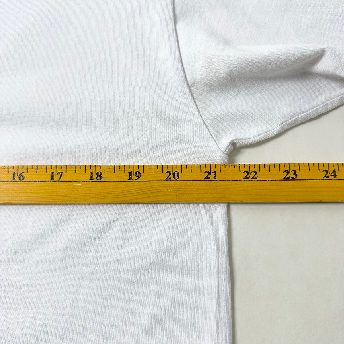 PRO CLUB Heavy Weight T-Shirt in White (Size Large) SOLD