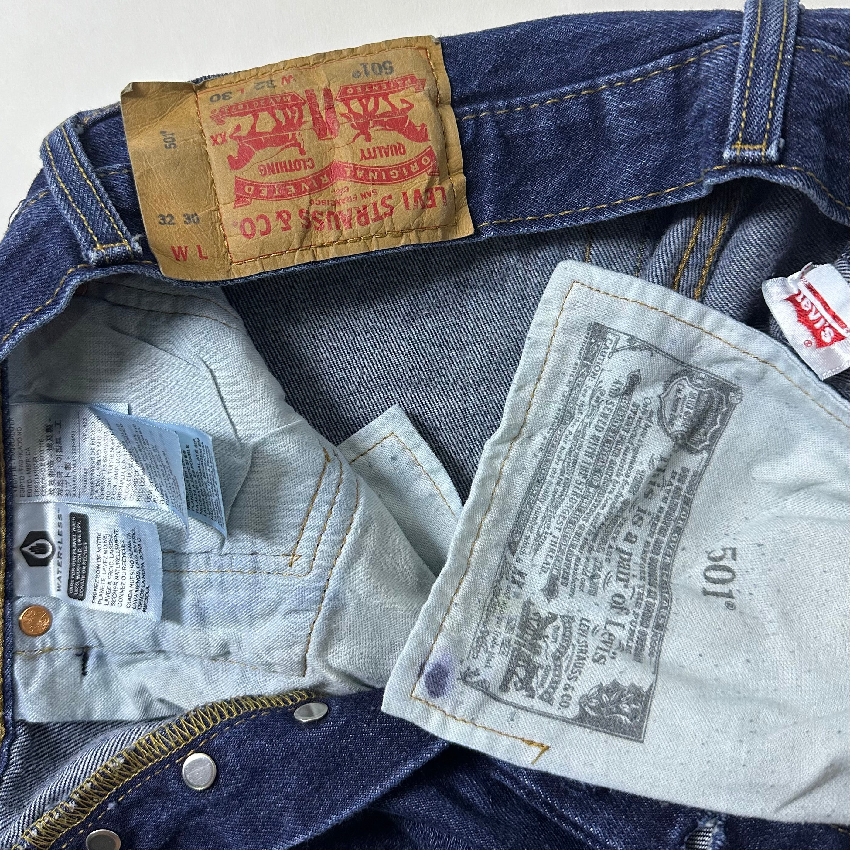 Levi’s 501 Original Fit Jeans Extended Patch Button Fly in Rinse Dark Wash (Size 32)