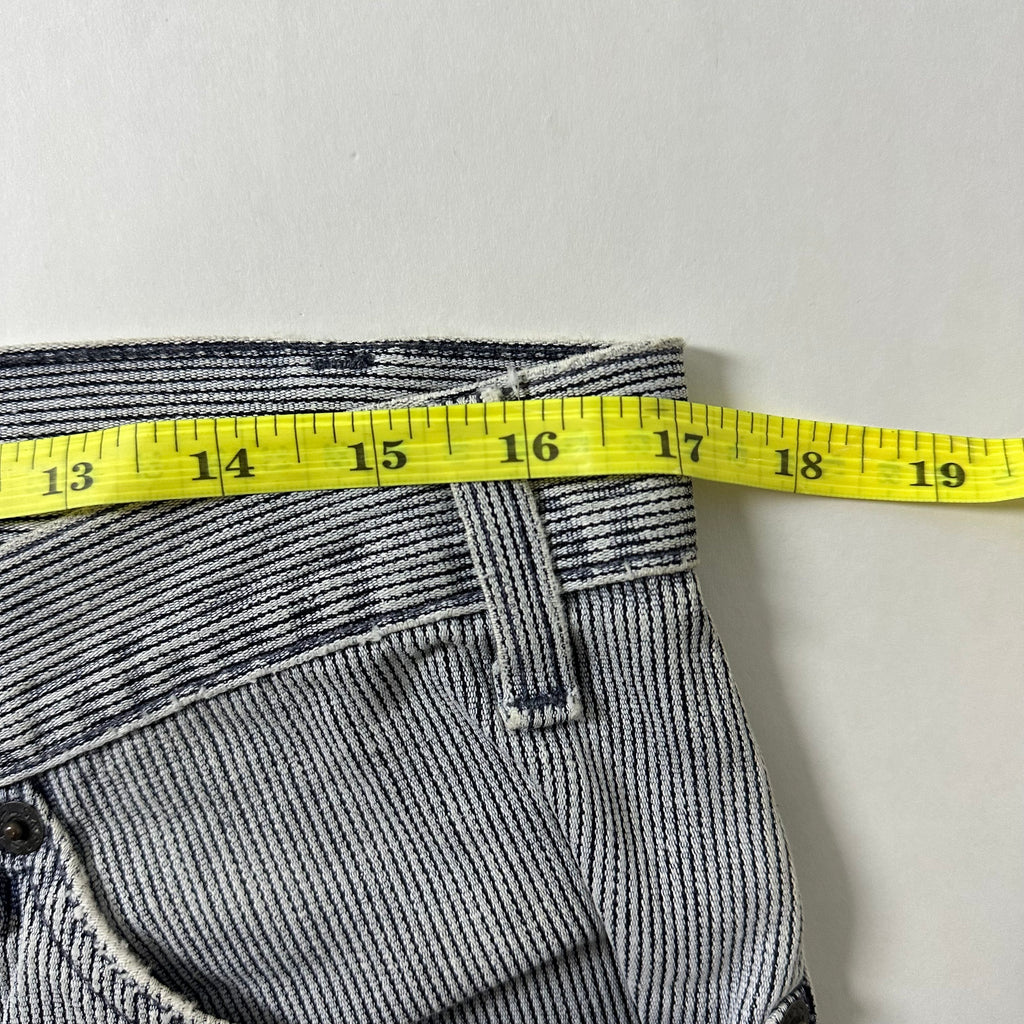 Vintage Levi’s 550 Relaxed Tapered Fit Corduroy Jeans in Gray (Size 34)