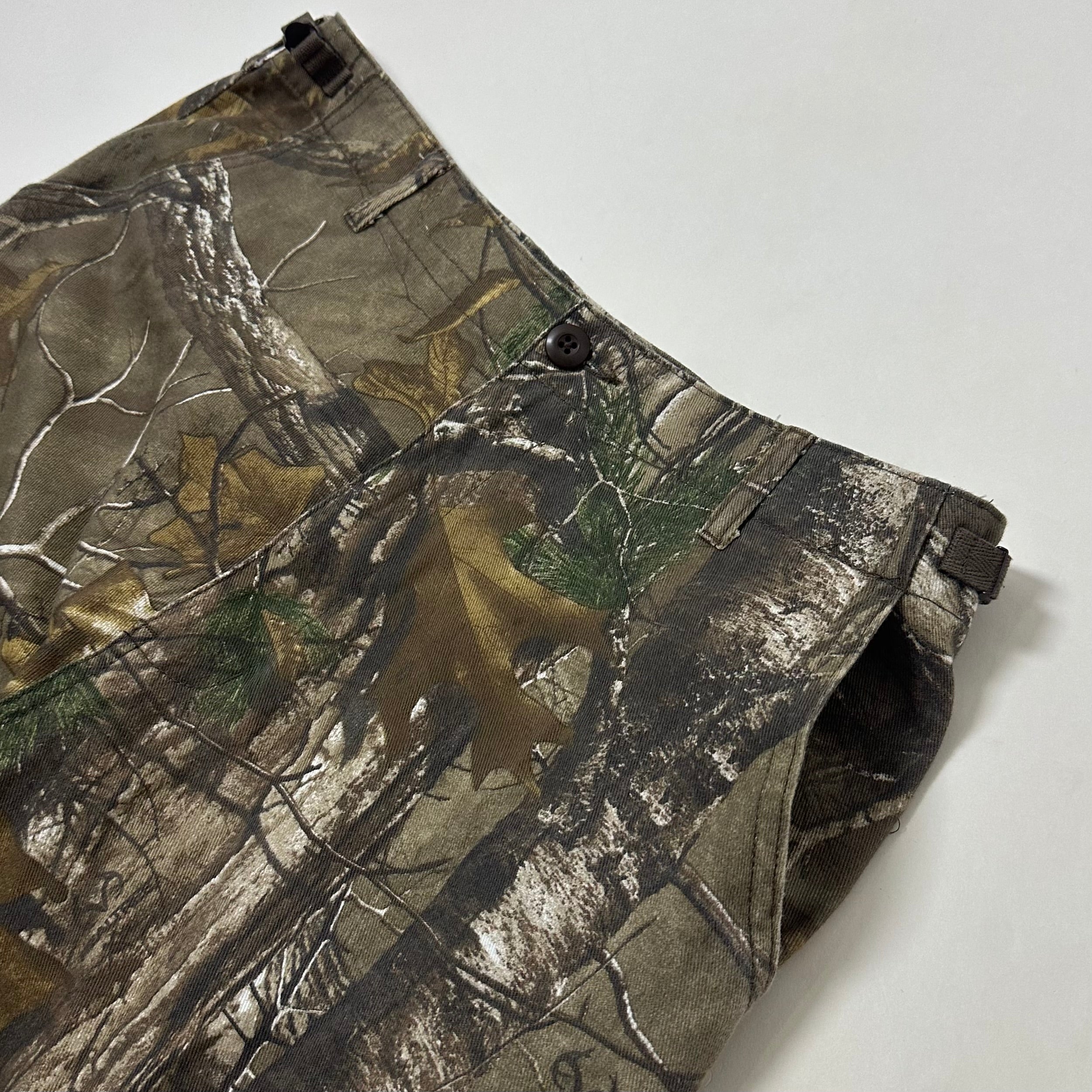 Realtree by Cabelas Camouflage Cargo Pants (Size 34-36)