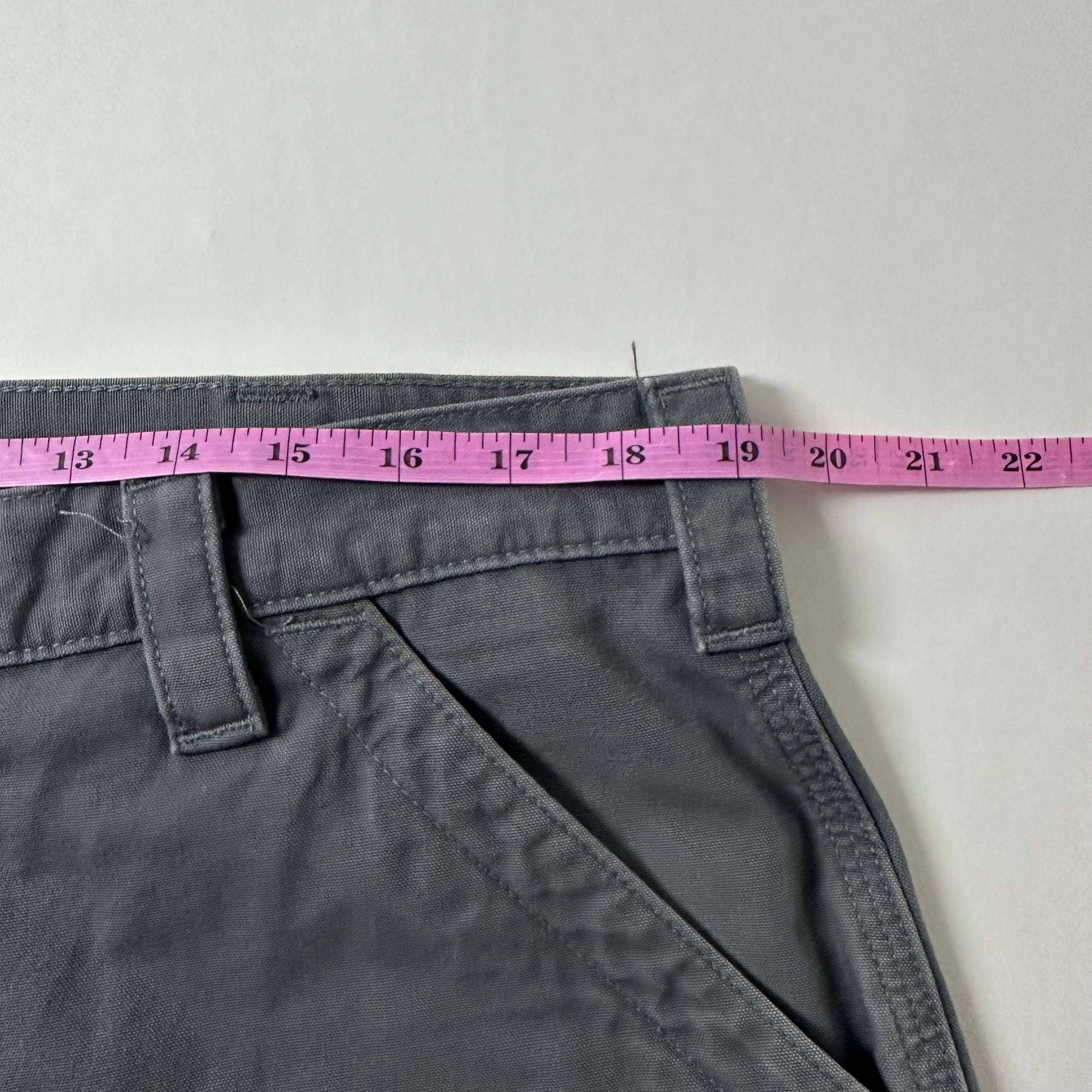 Carhartt B147 Original Fit Carpenter Shorts in Fatigue/Gray (Size 38)