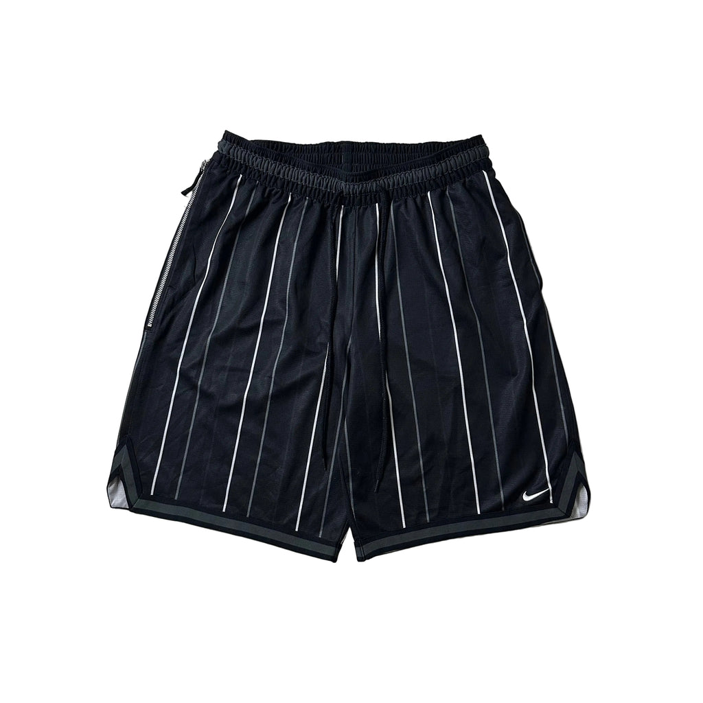 Nike Dri-Fit DNA 10 Basketball Shorts in Black (Size 30-36)