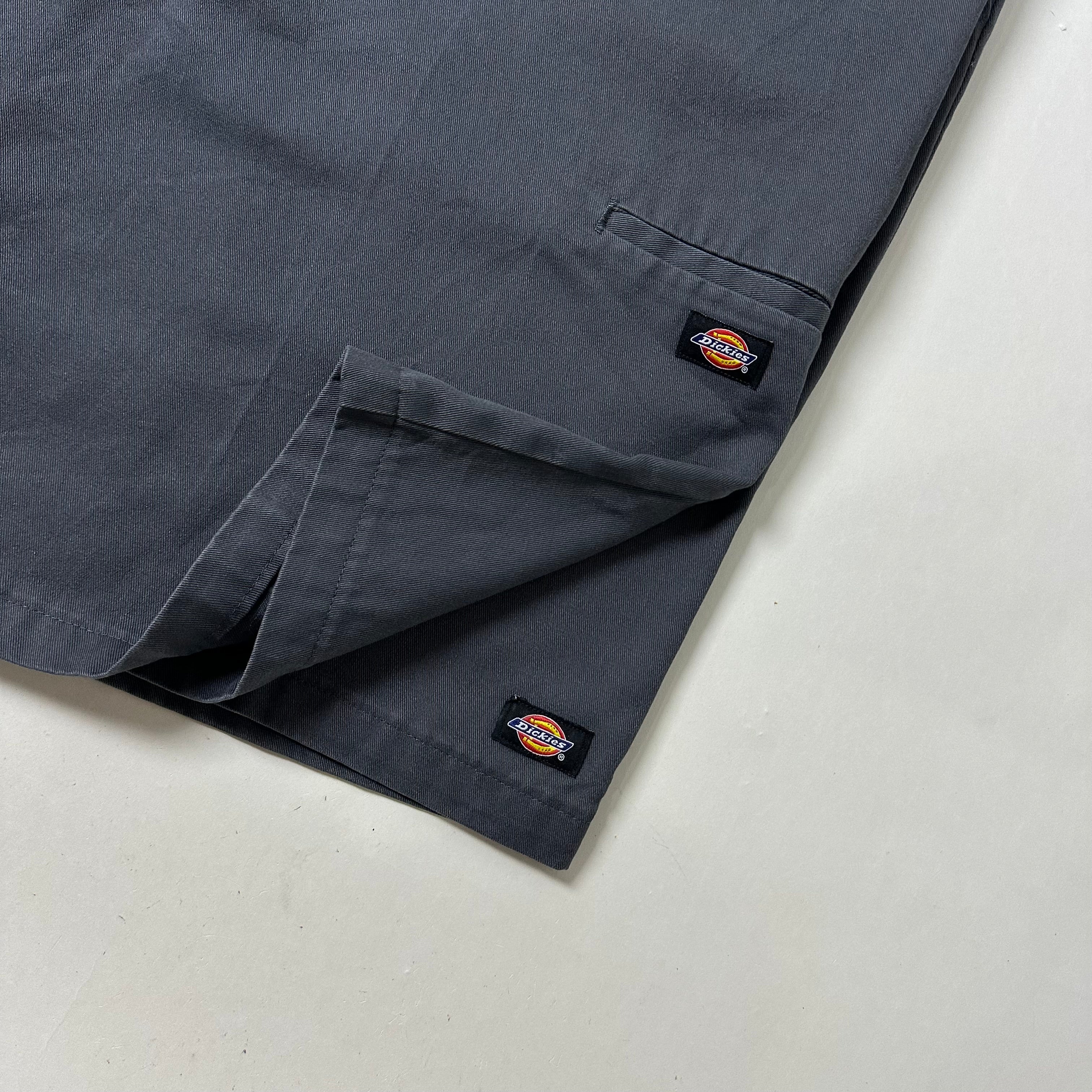 DICKIES Double Patch Shorts in Gray (Size 42)