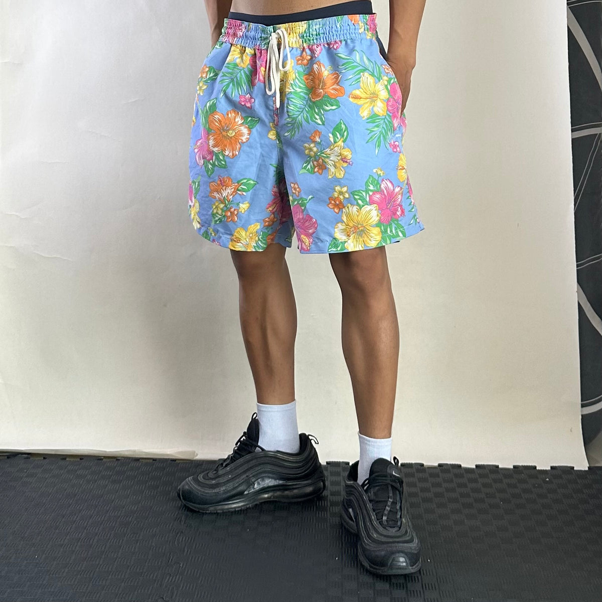 Ralph Lauren Floral Swim Trunks Shorts in Light Blue ( Size 32-38 )