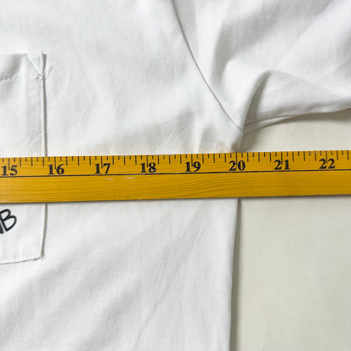 New Balance T-Shirt in White (Size Medium)