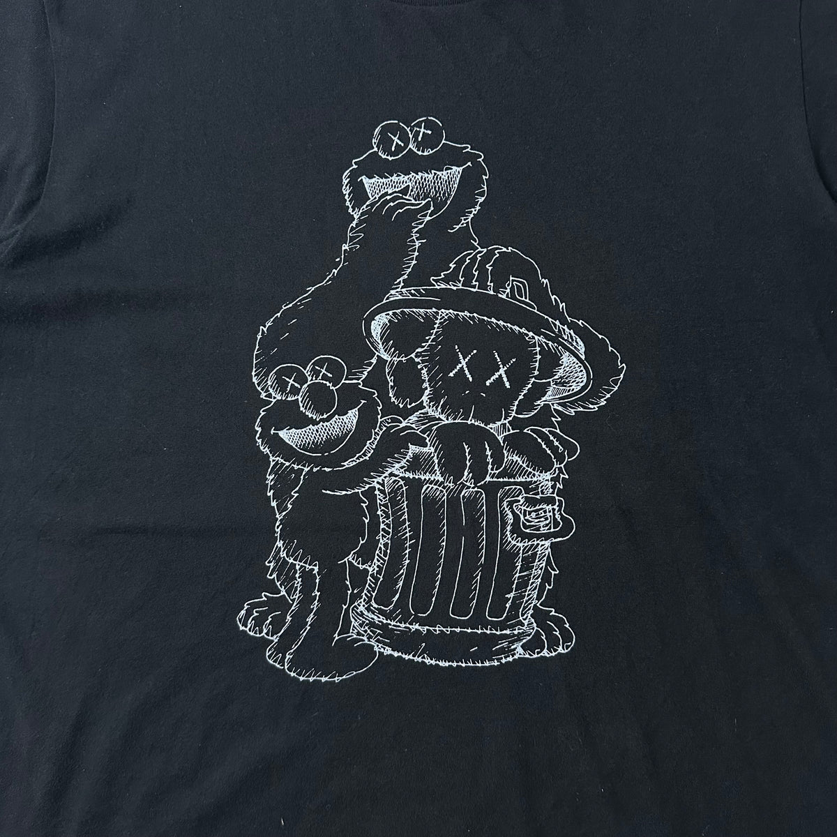 Uniqlo Kaws T-Shirt in Black (Size XL)