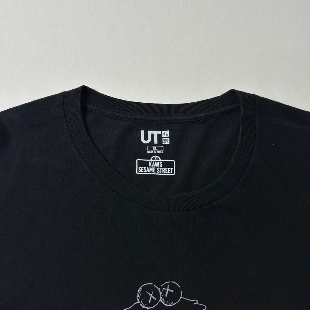 Uniqlo Kaws T-Shirt in Black (Size XL)