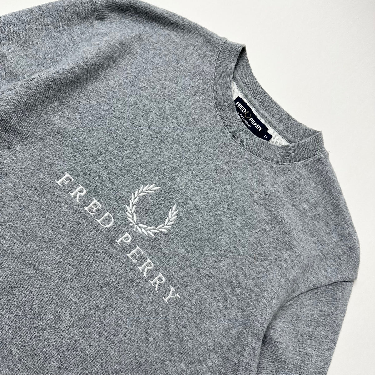 Fred Perry Crew Neck Sweatshirt in Gray Size Small ( Fits Medium )