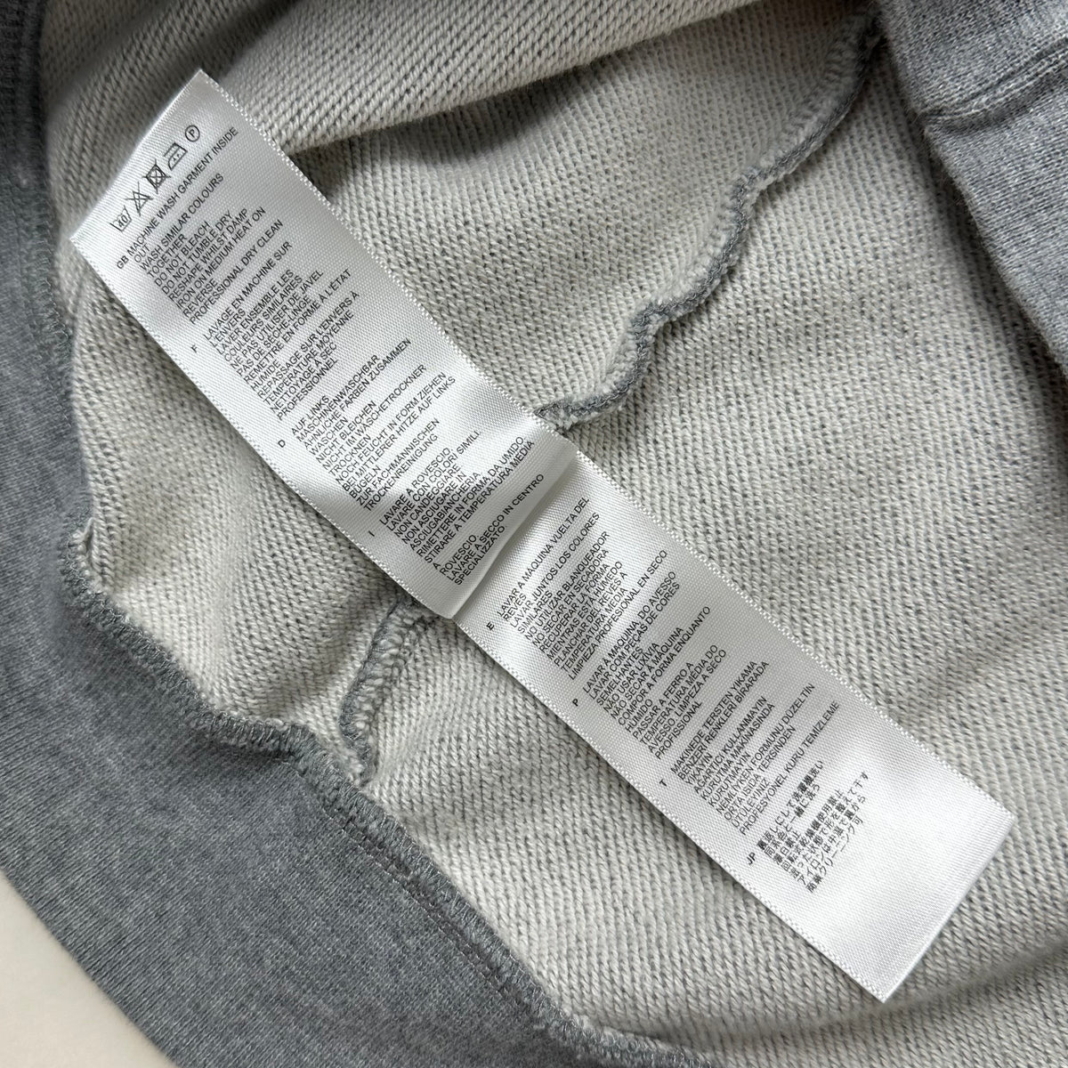 Fred Perry Crew Neck Sweatshirt in Gray Size Small ( Fits Medium )