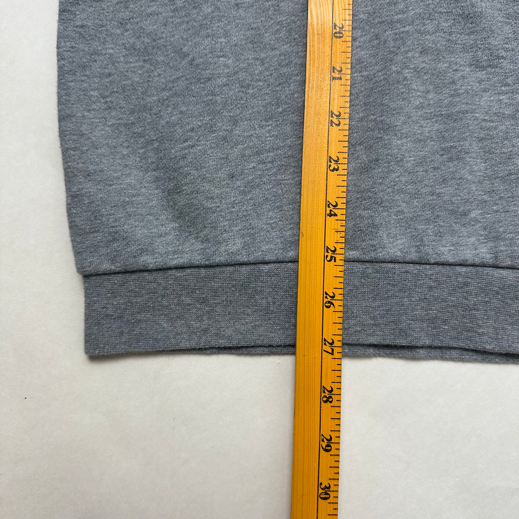 Fred Perry Crew Neck Sweatshirt in Gray Size Small ( Fits Medium )