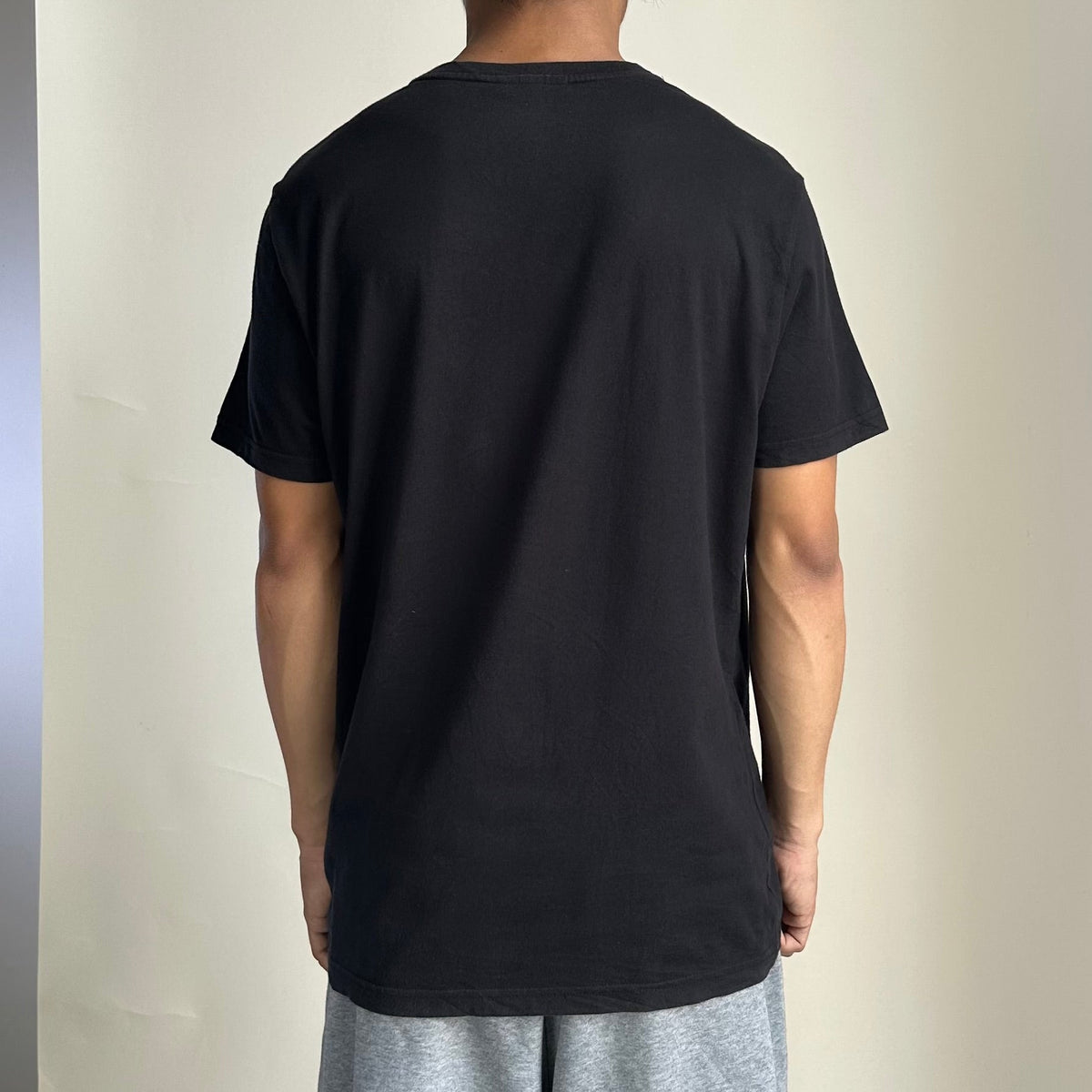 Lacoste V-neck T-Shirt in Black ( Size Medium )