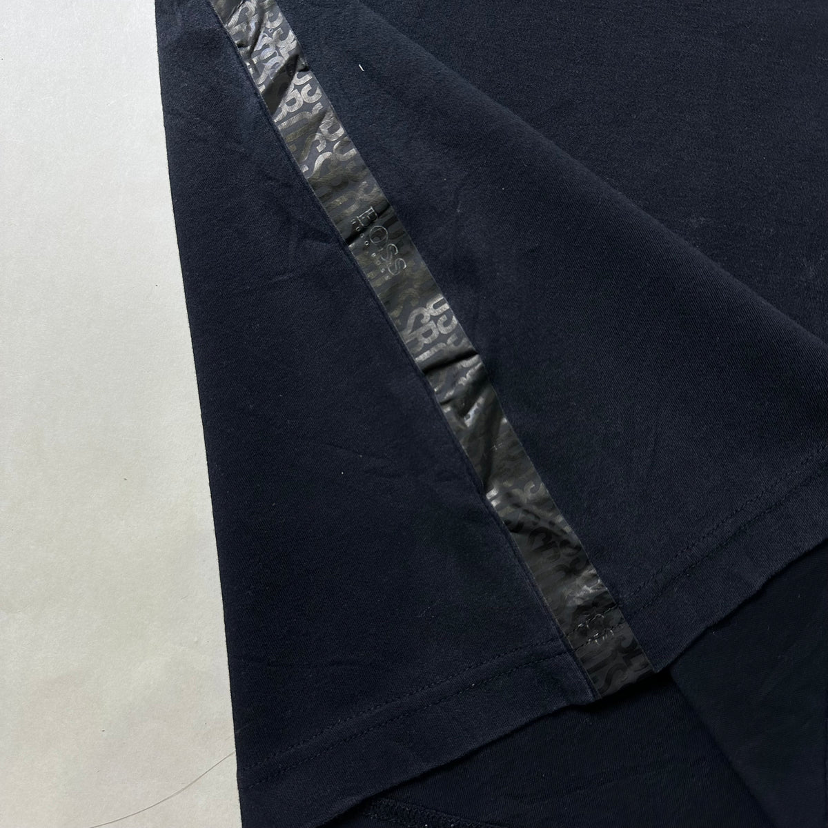 HUGO BOSS Side Tape Logo T-Shirt in Black ( Size Medium )