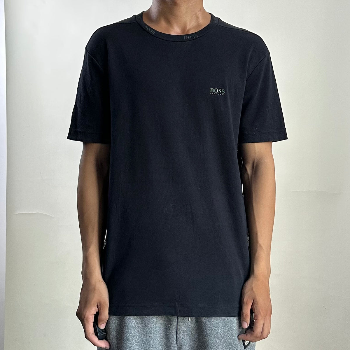 HUGO BOSS Side Tape Logo T-Shirt in Black ( Size Medium )