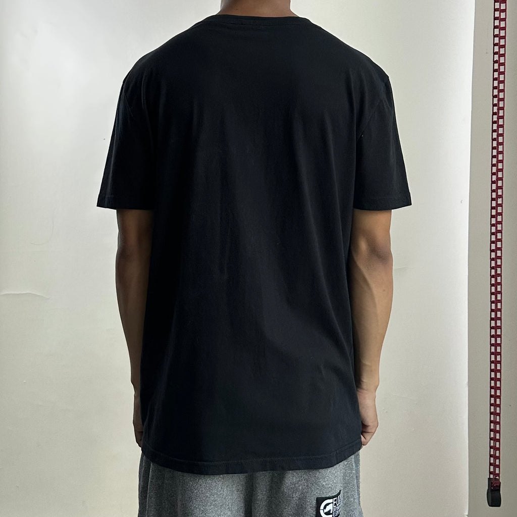 HUGO BOSS T-Shirt in Black ( Size Large )