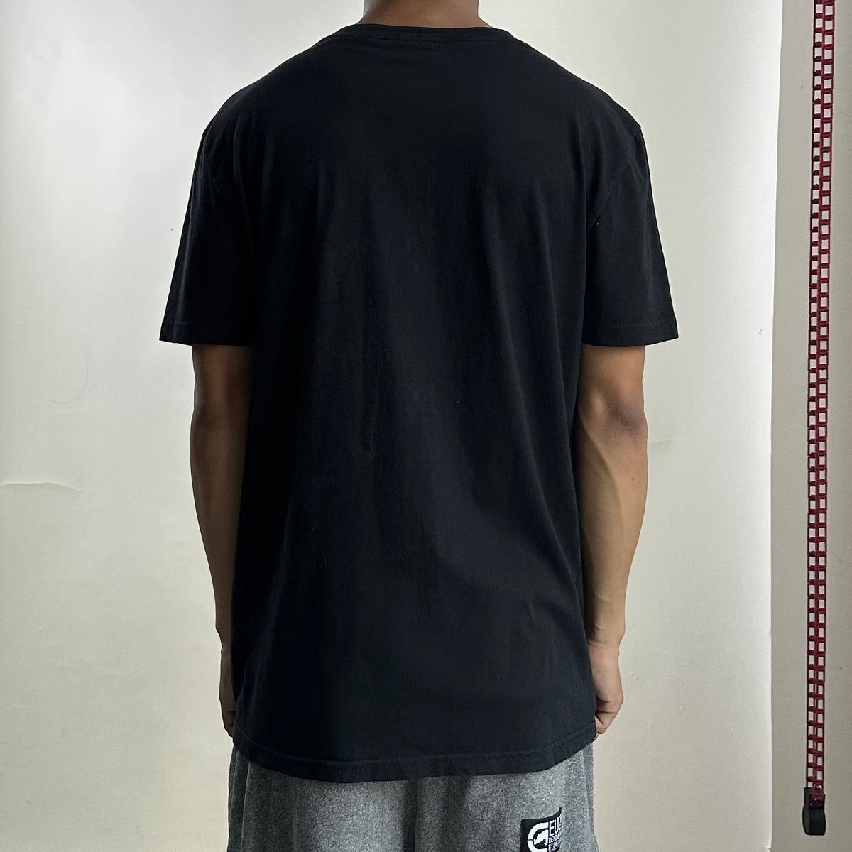 HUGO BOSS T-Shirt in Black ( Size Large )